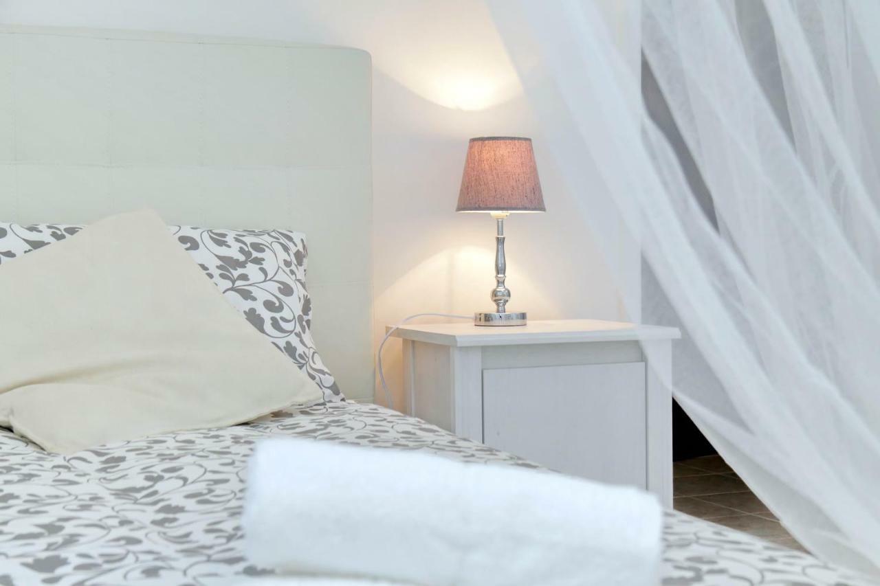Bbhome Trastevere Station White Chic Apartment Рим Экстерьер фото
